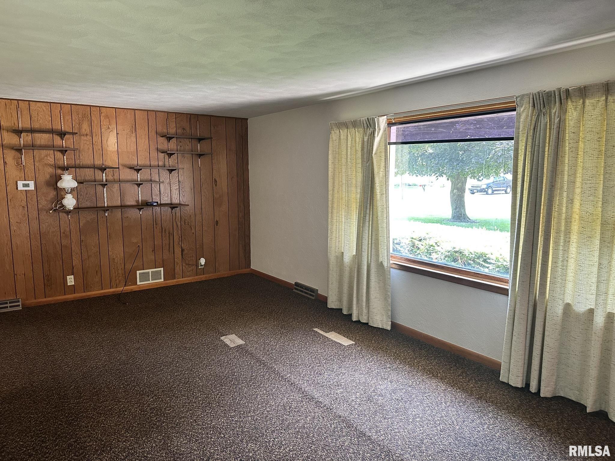 25247 North Boat Dock Road Canton, IL 61520 - Photo 11 of 56