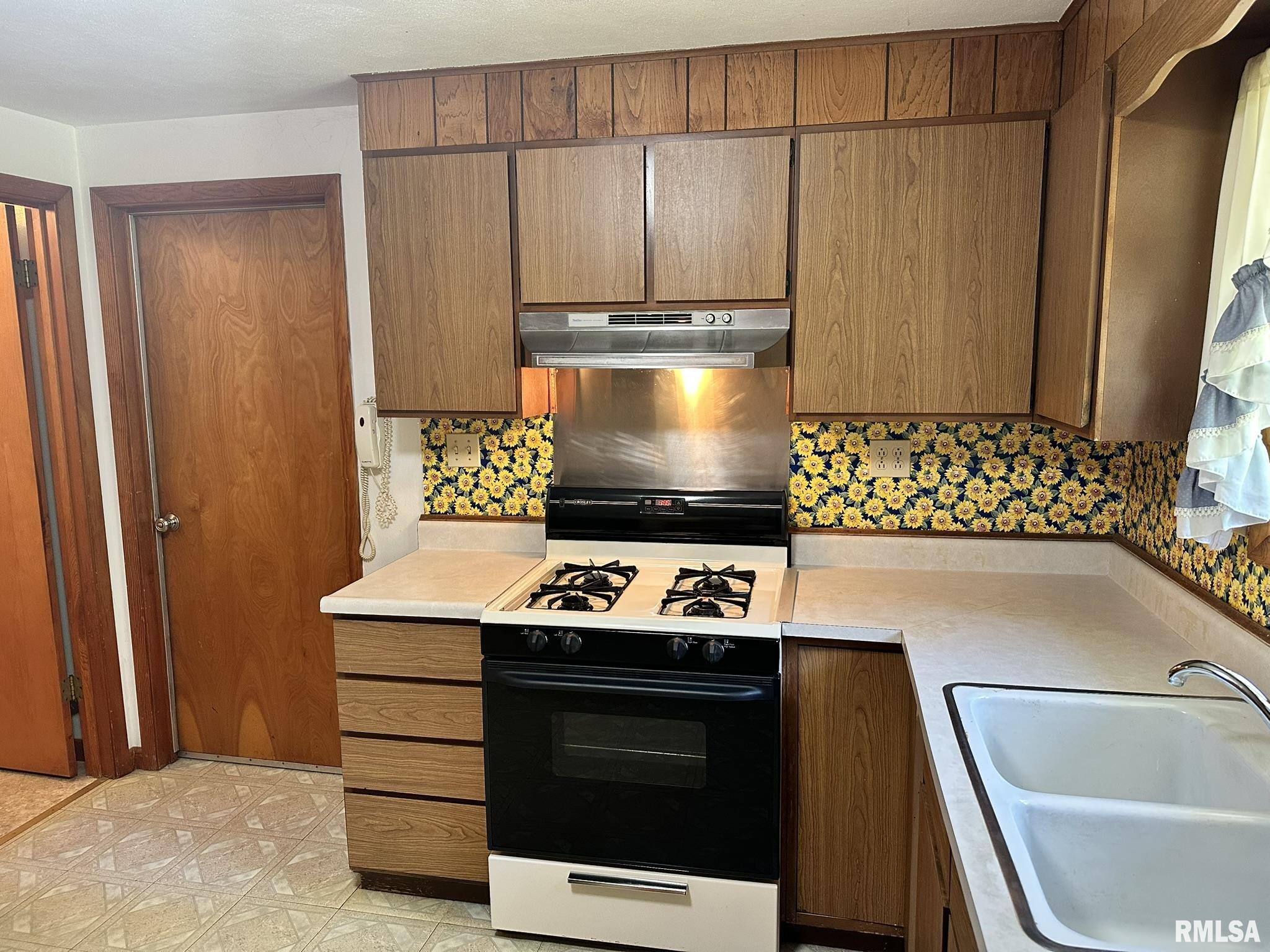 25247 North Boat Dock Road Canton, IL 61520 - Photo 23 of 56