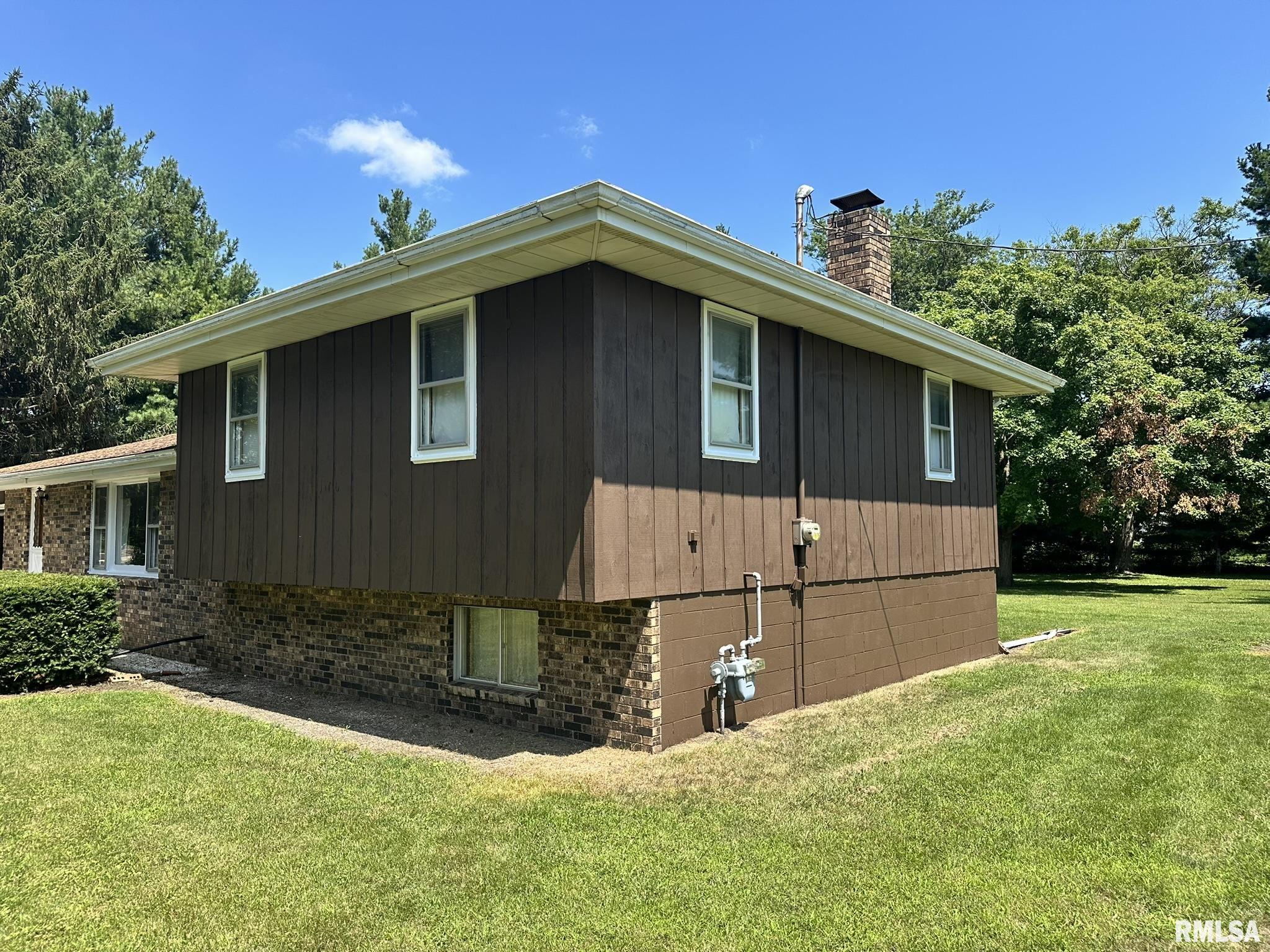 25247 North Boat Dock Road Canton, IL 61520 - Photo 4 of 56