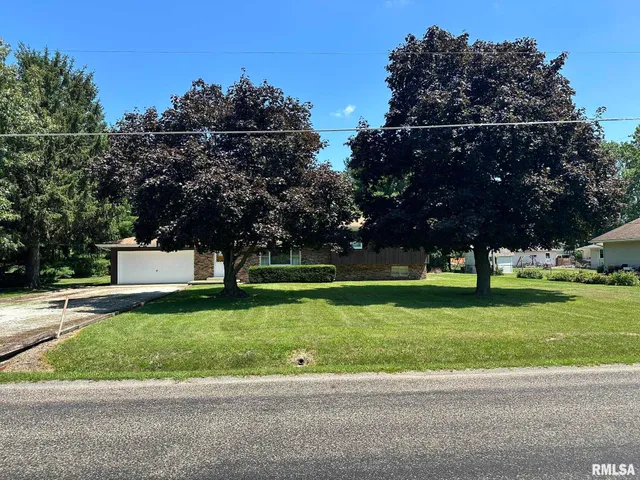 $209,900 | 25247 North Boat Dock Road, Canton, IL 61520