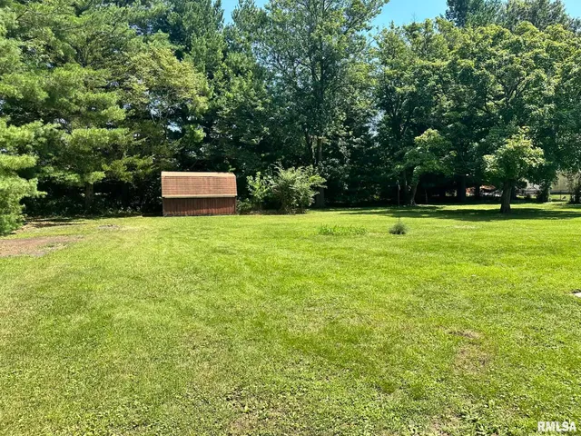 $209,900 | 25247 North Boat Dock Road, Canton, IL 61520