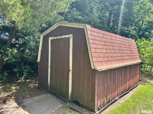 $209,900 | 25247 North Boat Dock Road, Canton, IL 61520