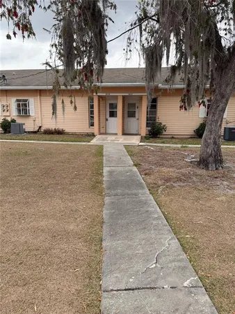 $175,000 | 1605 Club Circle, Unit 1605, Lakeshore, FL 33854