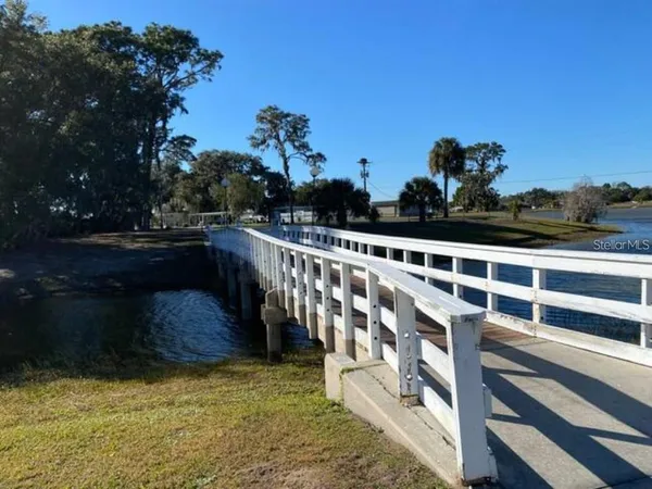 $175,000 | 1605 Club Circle, Unit 1605, Lakeshore, FL 33854