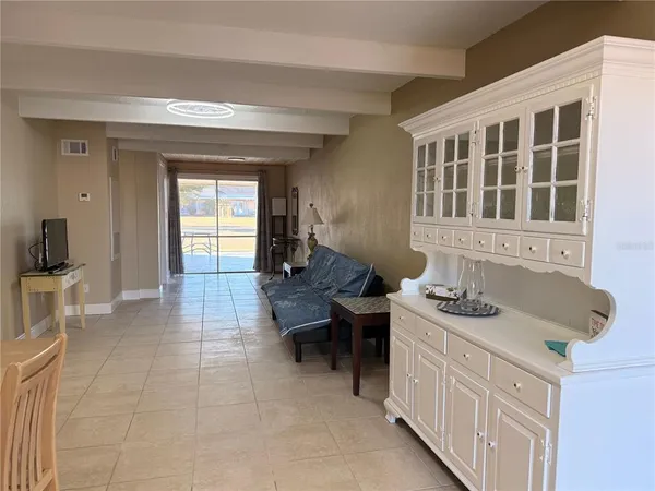 $175,000 | 1605 Club Circle, Unit 1605, Lakeshore, FL 33854