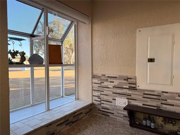 $175,000 | 1605 Club Circle, Unit 1605, Lakeshore, FL 33854