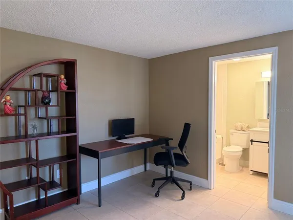 $175,000 | 1605 Club Circle, Unit 1605, Lakeshore, FL 33854