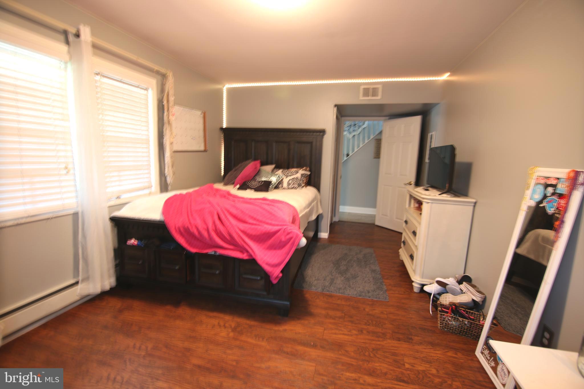 42 Rust Hill Road Levittown, PA 19056 - Photo 13 of 31