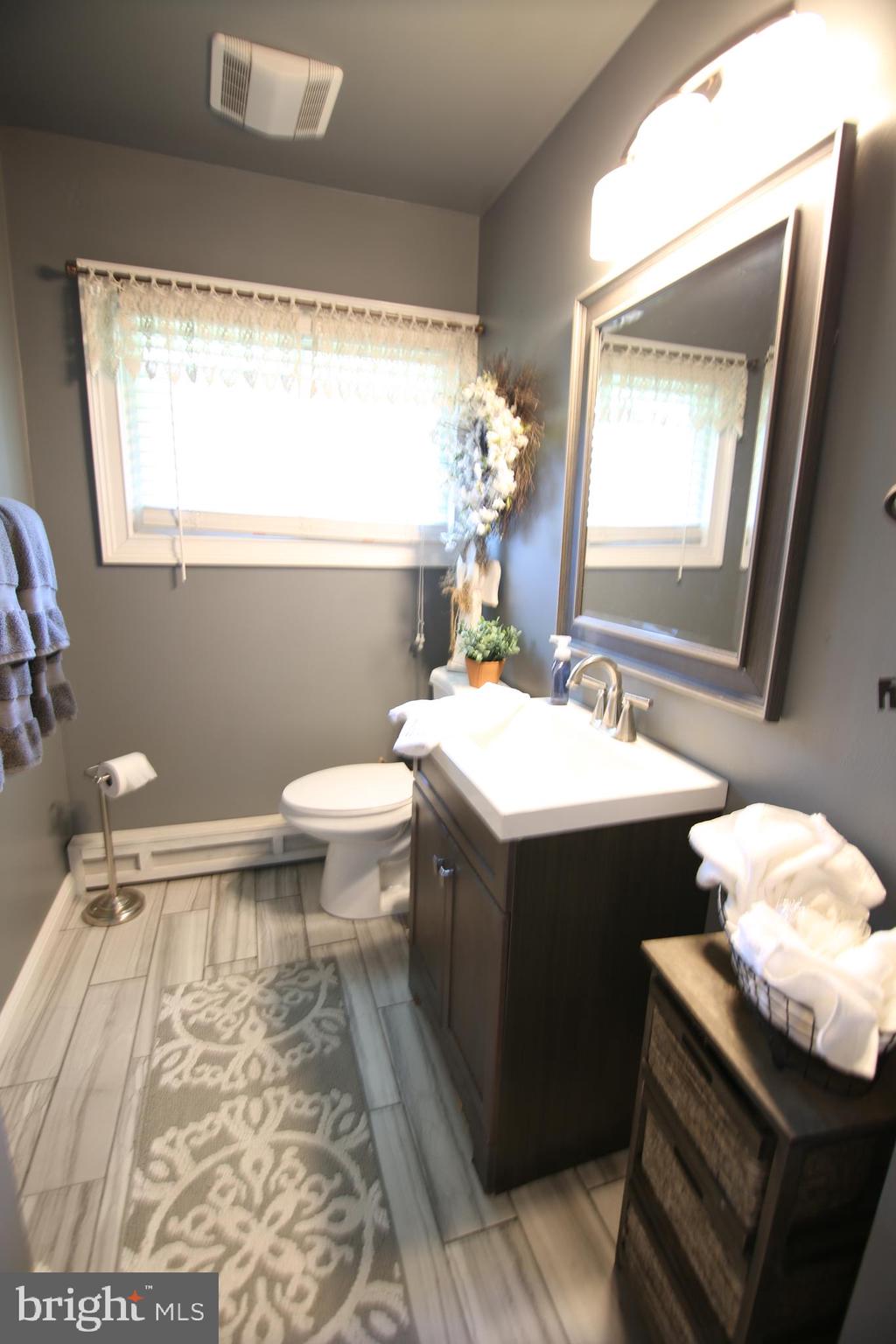 42 Rust Hill Road Levittown, PA 19056 - Photo 17 of 31