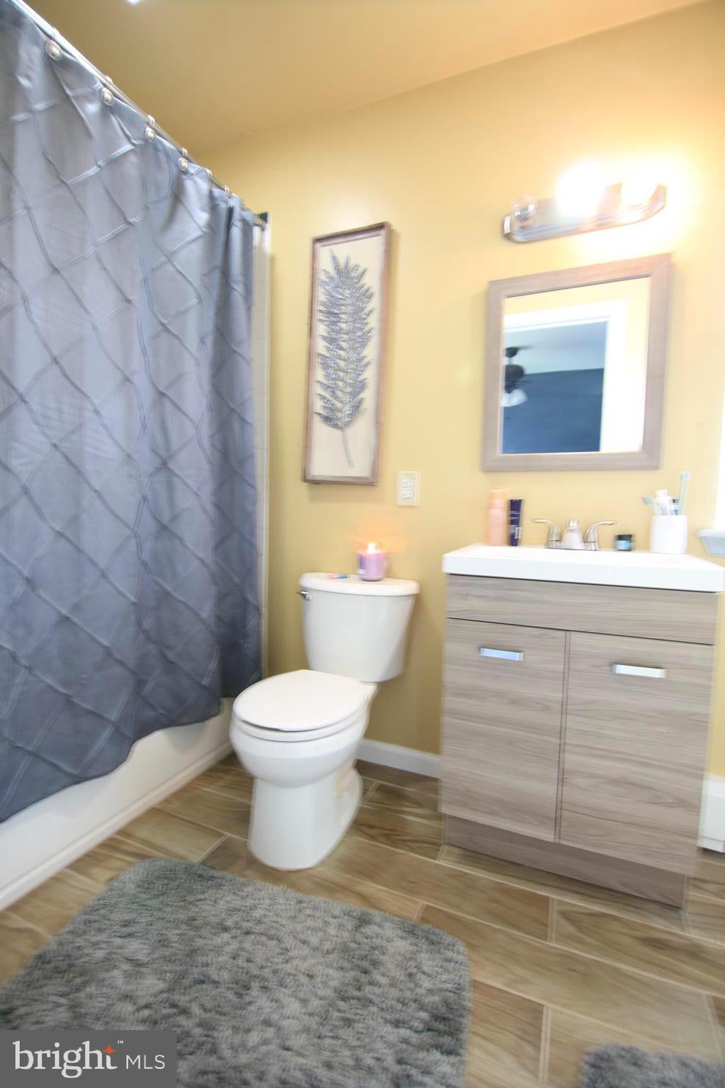 42 Rust Hill Road Levittown, PA 19056 - Photo 18 of 31