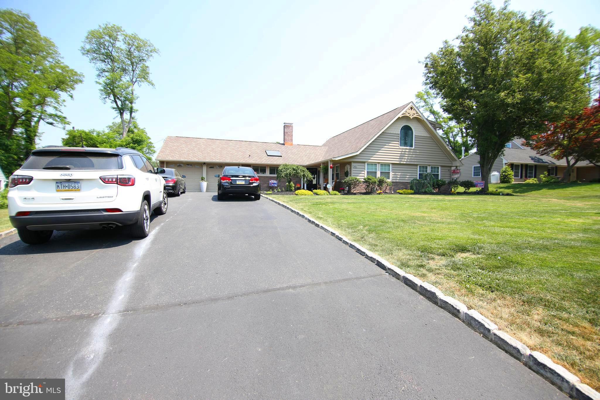 42 Rust Hill Road Levittown, PA 19056 - Photo 3 of 31