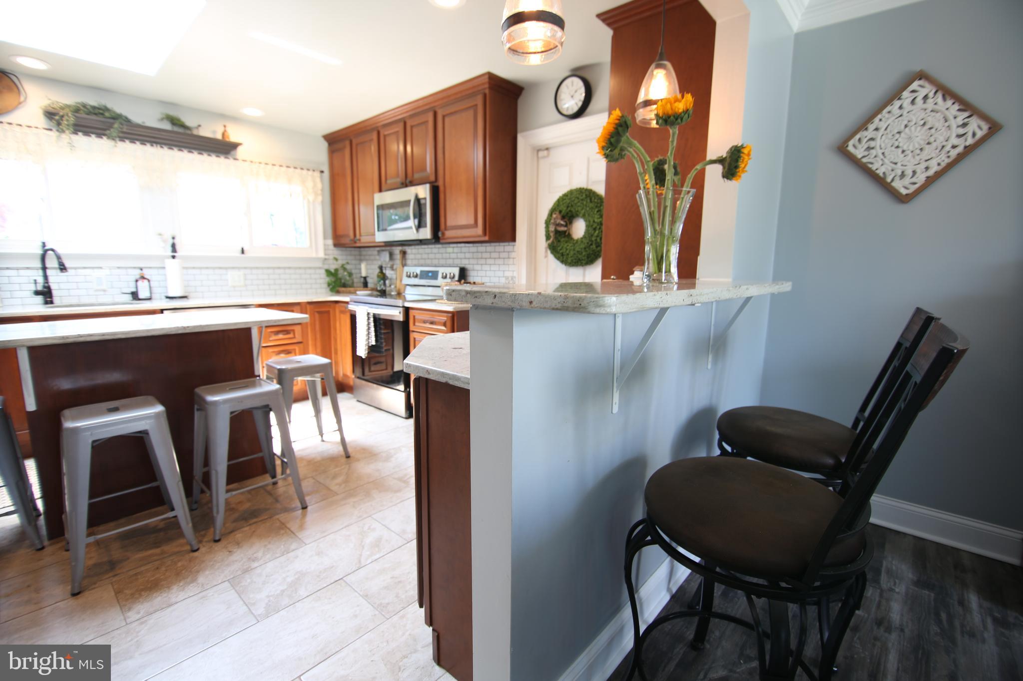 42 Rust Hill Road Levittown, PA 19056 - Photo 6 of 31