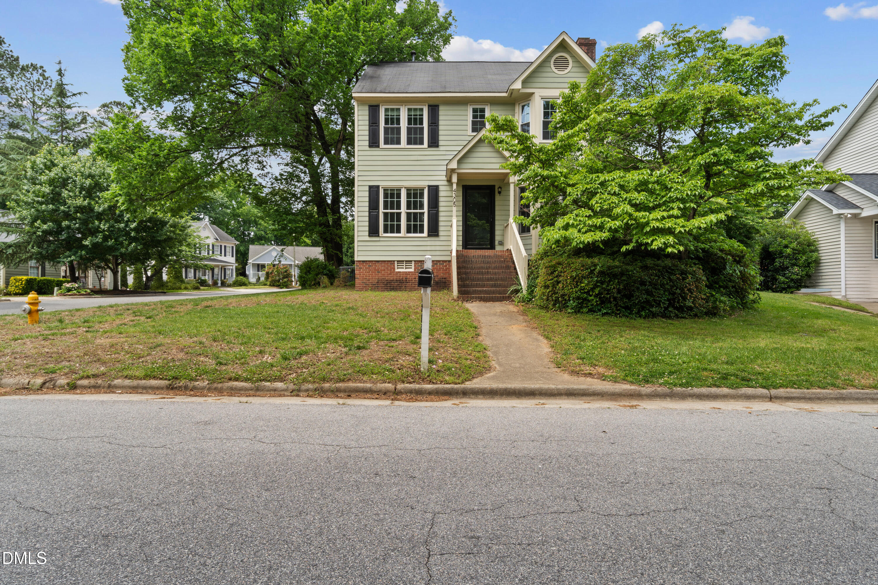4305 Bartholomew Circle Raleigh, NC 27604 - Photo 4 of 38 DSC09558