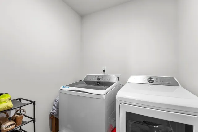 $520,000 | 824 Estes Lane, Holly Springs, NC 27540