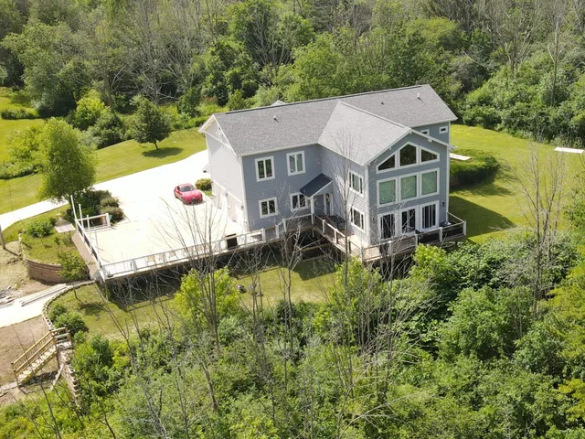 $975,000 | 1115 Greendale Road, Sheboygan, WI 53081