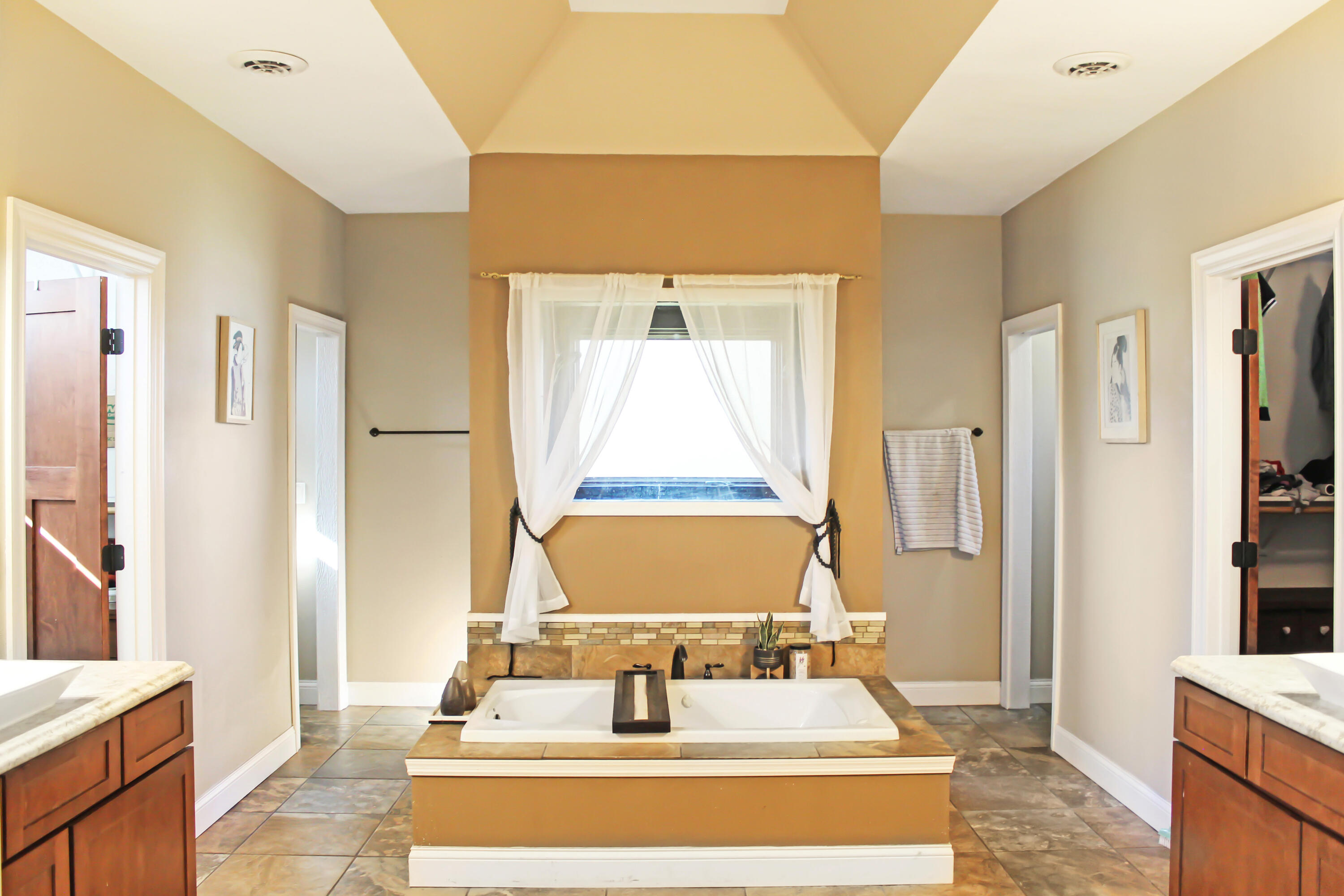 1115 Greendale Road Sheboygan, WI 53081 - Photo 23 of 49 Owners Suite