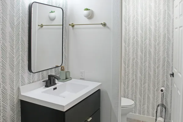 $925,000 | 1115 Greendale Road, Sheboygan, WI 53081