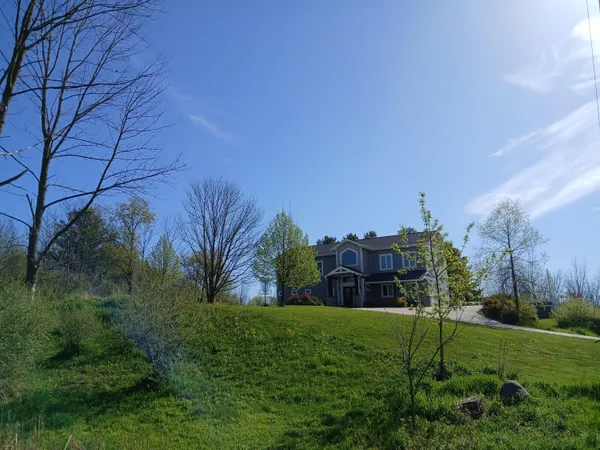 $925,000 | 1115 Greendale Road, Sheboygan, WI 53081