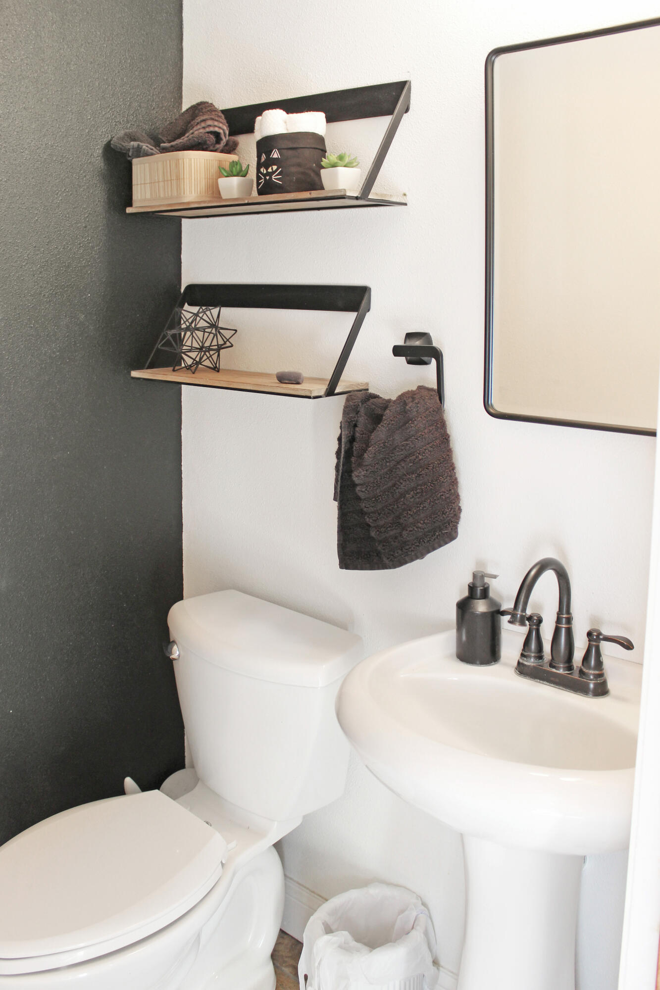 1115 Greendale Road Sheboygan, WI 53081 - Photo 43 of 49 Bathroom