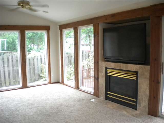 1801 Roslyn Road Grosse Pointe, MI 48236 - Photo 13 of 18 31062028-12.JPG