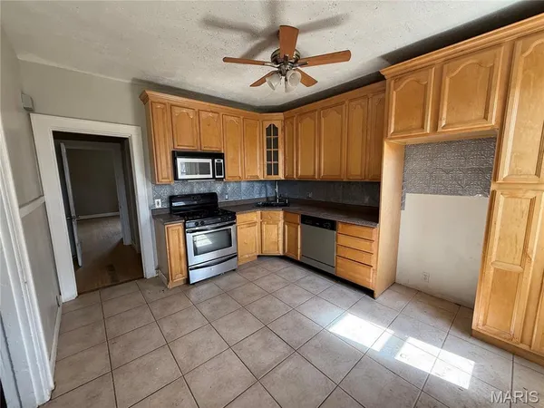 $114,900 | 3932 Schiller Place, St. Louis, MO 63116
