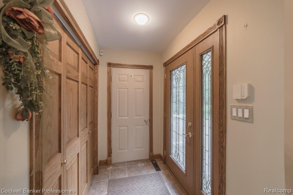 821 West Sutton Road Metamora, MI 48455 - Photo 5 of 66 821 W Sutton-13.jpg
