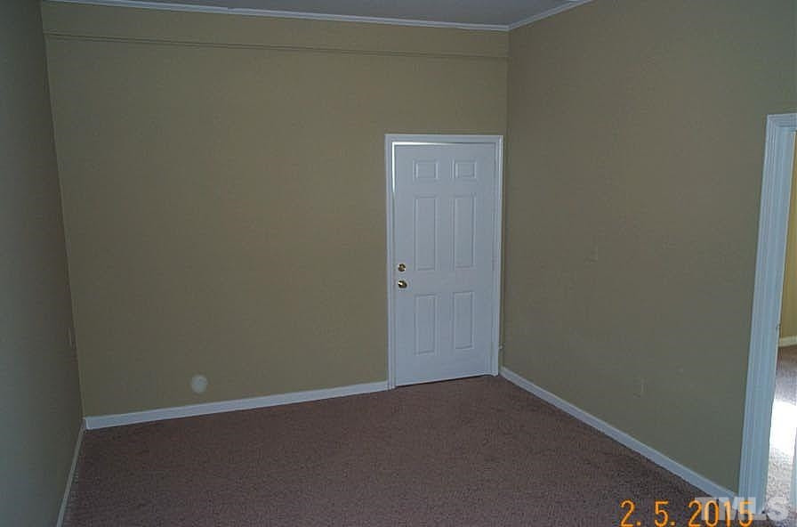 112 New King Road Smithfield, NC 27577 - Photo 14 of 17 Living room