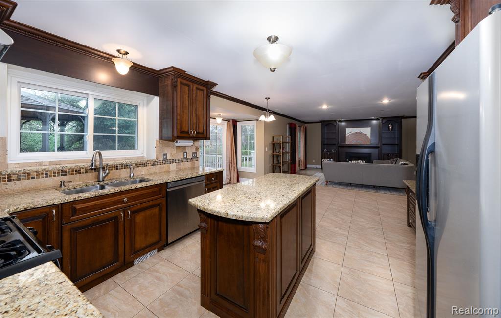5824 Hathaway Road Canton, MI 48187 - Photo 12 of 54
