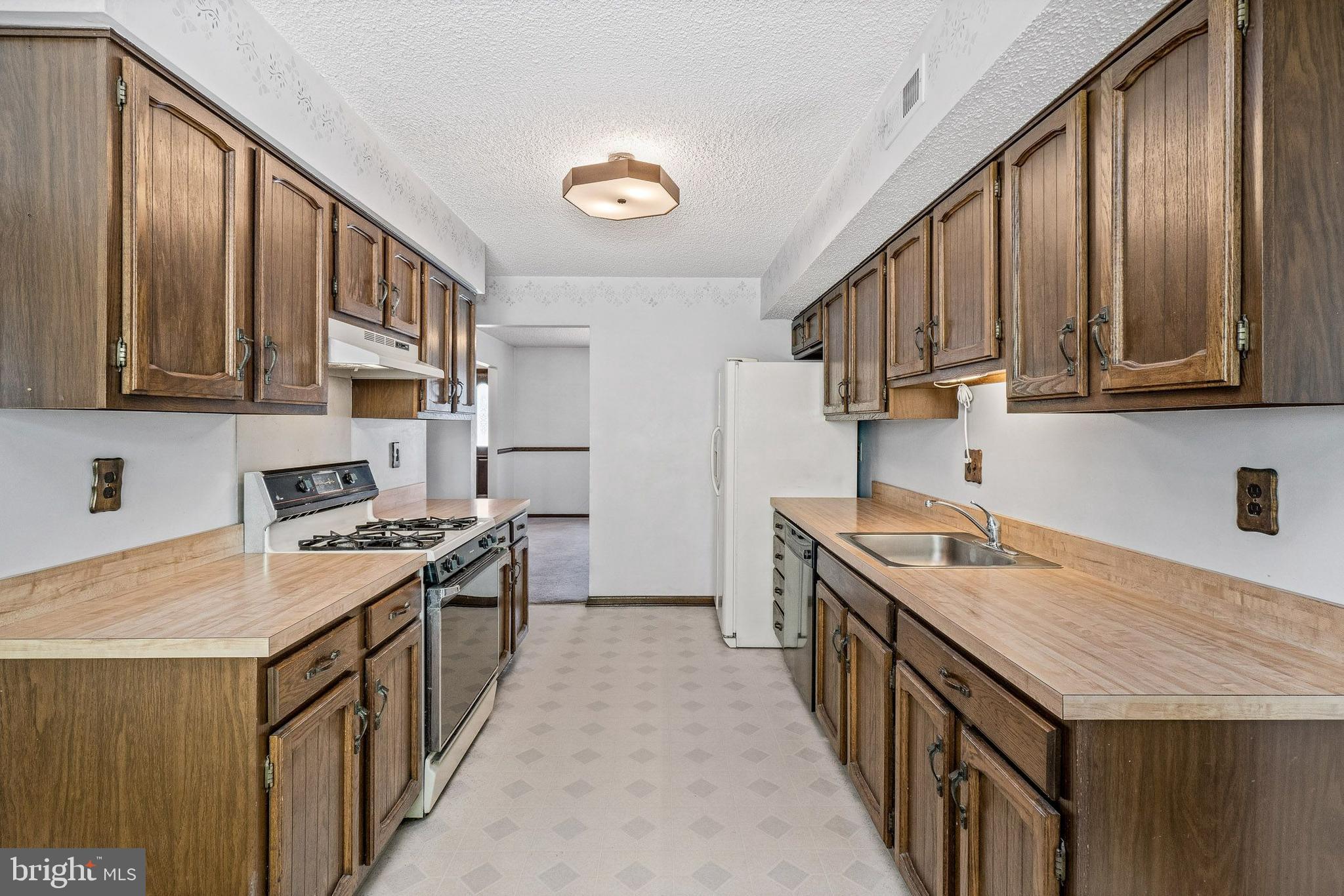 9 Pegasus Way Sewell, NJ 08080 - Photo 15 of 32