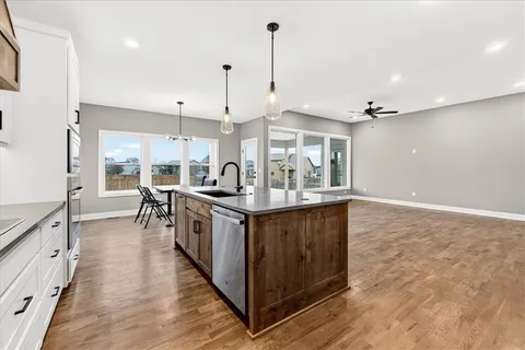 $459,900 | 716 Solomon Drive, Lone Jack, MO 64086