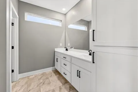 $459,900 | 716 Solomon Drive, Lone Jack, MO 64086