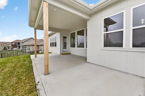 $459,900 | 716 Solomon Drive, Lone Jack, MO 64086