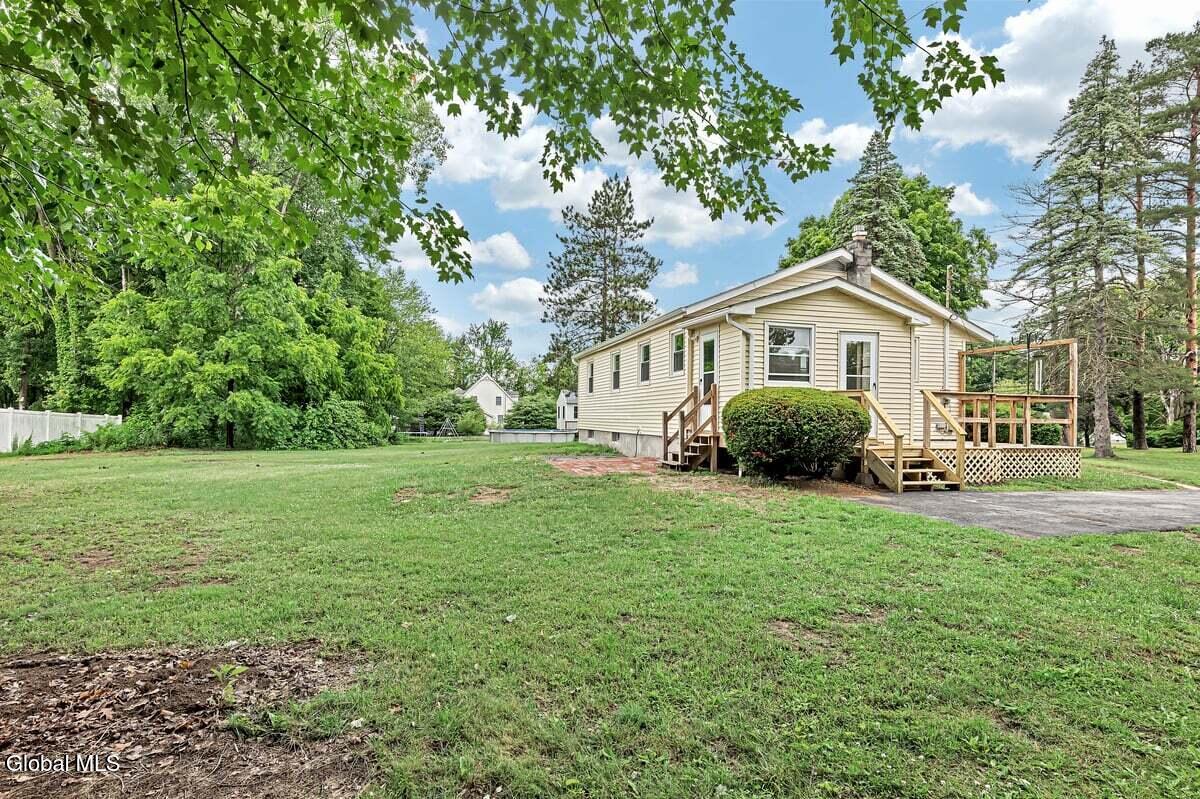 126 Guideboard Road Halfmoon, NY 12188 - Photo 31 of 36 P2011560
