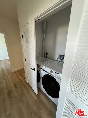 $4,355 | 5813 Lexington Avenue, Unit 203, Los Angeles, CA 90038