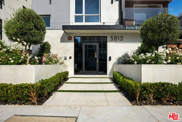 $4,355 | 5813 Lexington Avenue, Unit 203, Los Angeles, CA 90038