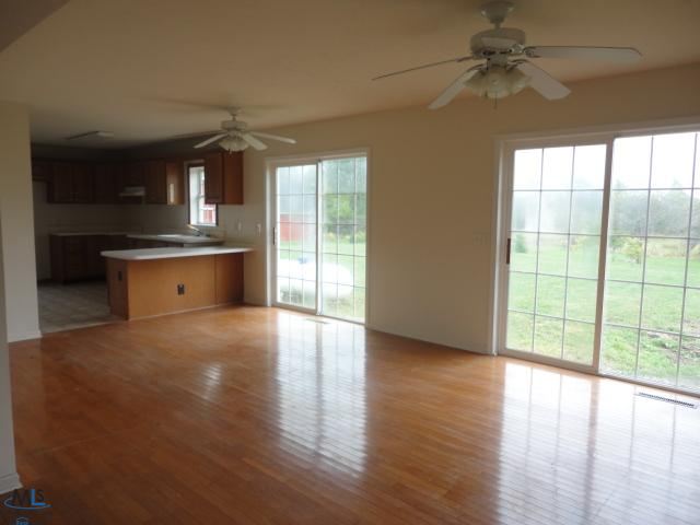 12295 Hough Road Memphis, MI 48041 - Photo 14 of 21 31122582-13.JPG