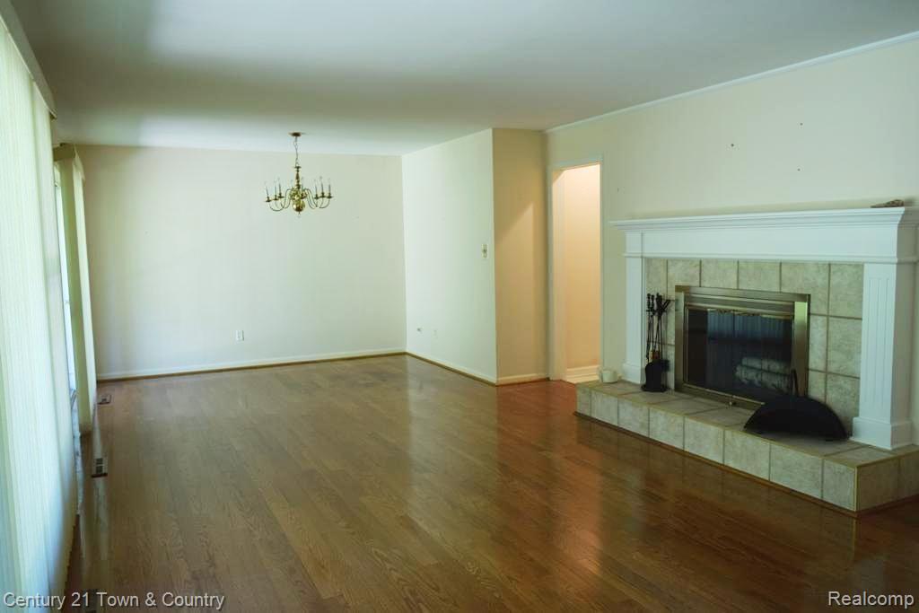 933 North Reading Road Bloomfield Hills, MI 48304 - Photo 6 of 30 Living to Dining Room 1.jpg