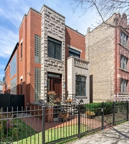 $2,200,000 | 2030 North Hoyne Avenue, Chicago, IL 60647