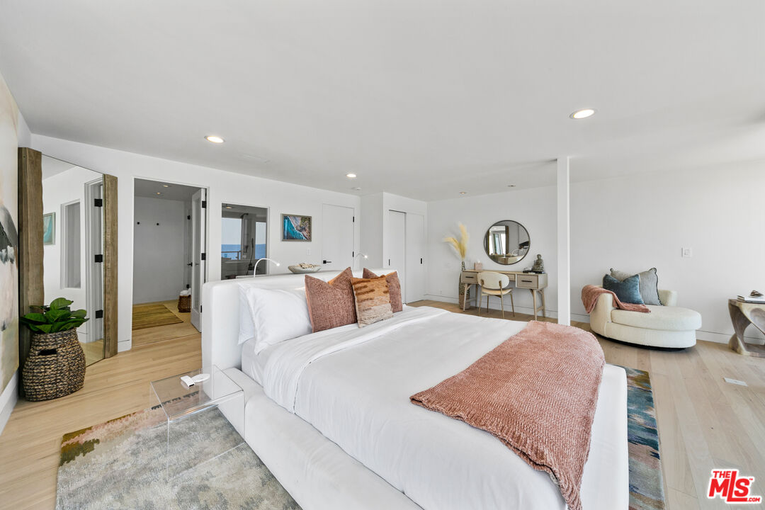24928 Malibu Road Malibu, CA 90265 - Photo 17 of 50