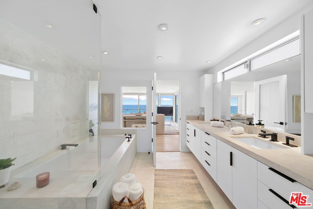 24928 Malibu Road Malibu, CA 90265 - Photo 18 of 50