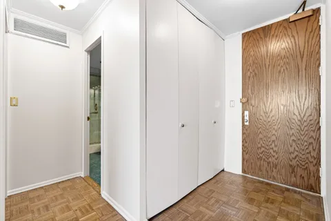 $260,000 | 201 East Chestnut Street, Unit 21C, Chicago, IL 60611