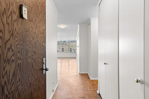 $260,000 | 201 East Chestnut Street, Unit 21C, Chicago, IL 60611