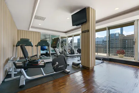 $260,000 | 201 East Chestnut Street, Unit 21C, Chicago, IL 60611