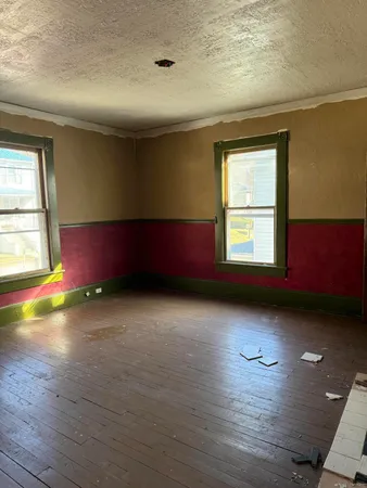 a view of empty room with window