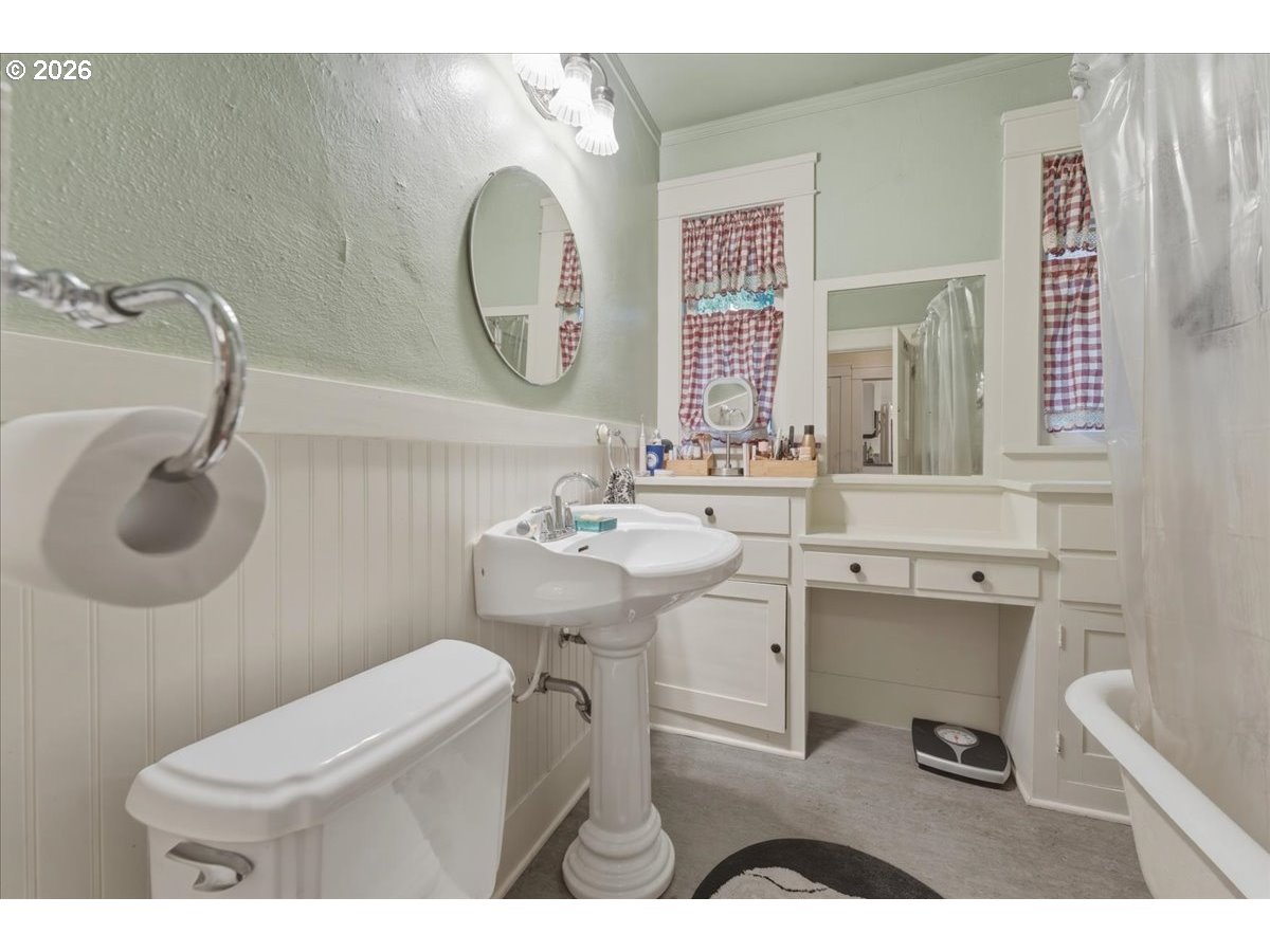 706 West B Street Rainier, OR 97048 - Photo 13 of 42