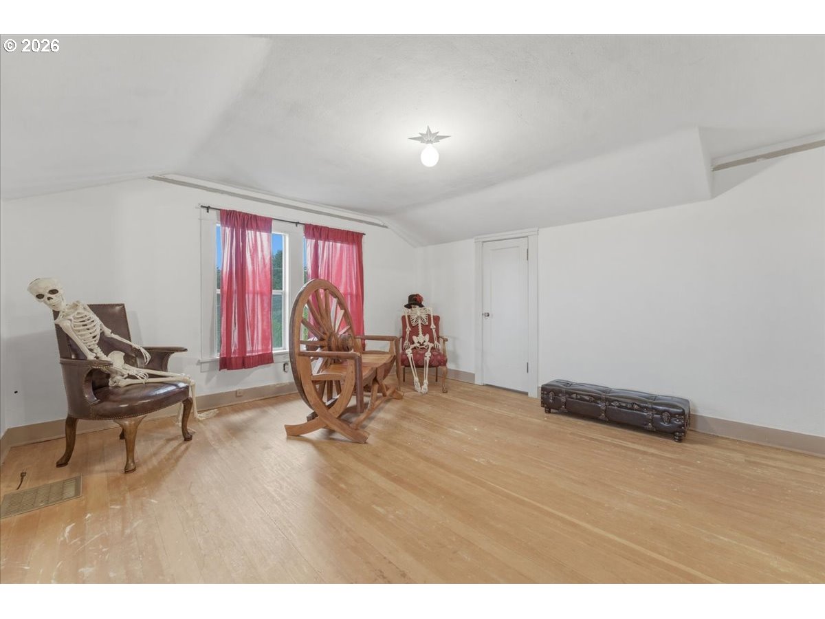 706 West B Street Rainier, OR 97048 - Photo 17 of 42