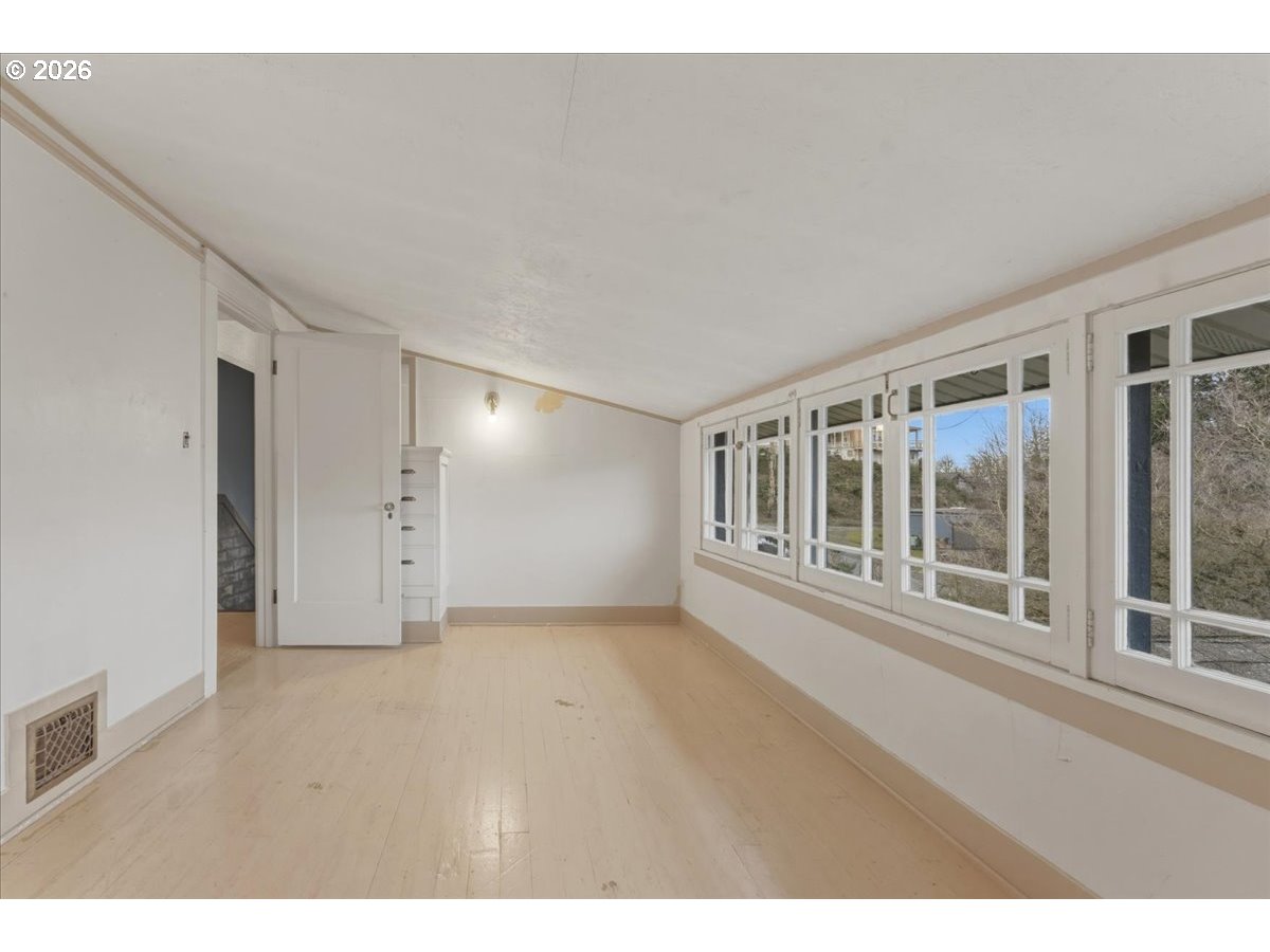 706 West B Street Rainier, OR 97048 - Photo 18 of 42