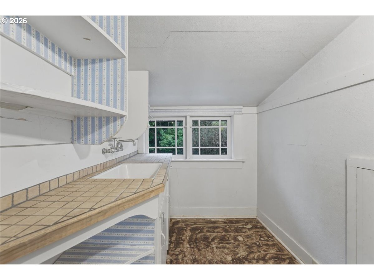 706 West B Street Rainier, OR 97048 - Photo 20 of 42