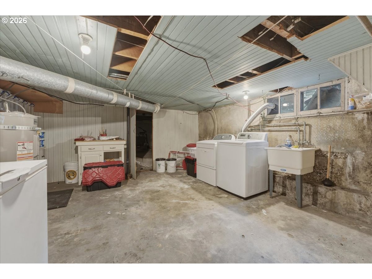 706 West B Street Rainier, OR 97048 - Photo 23 of 42