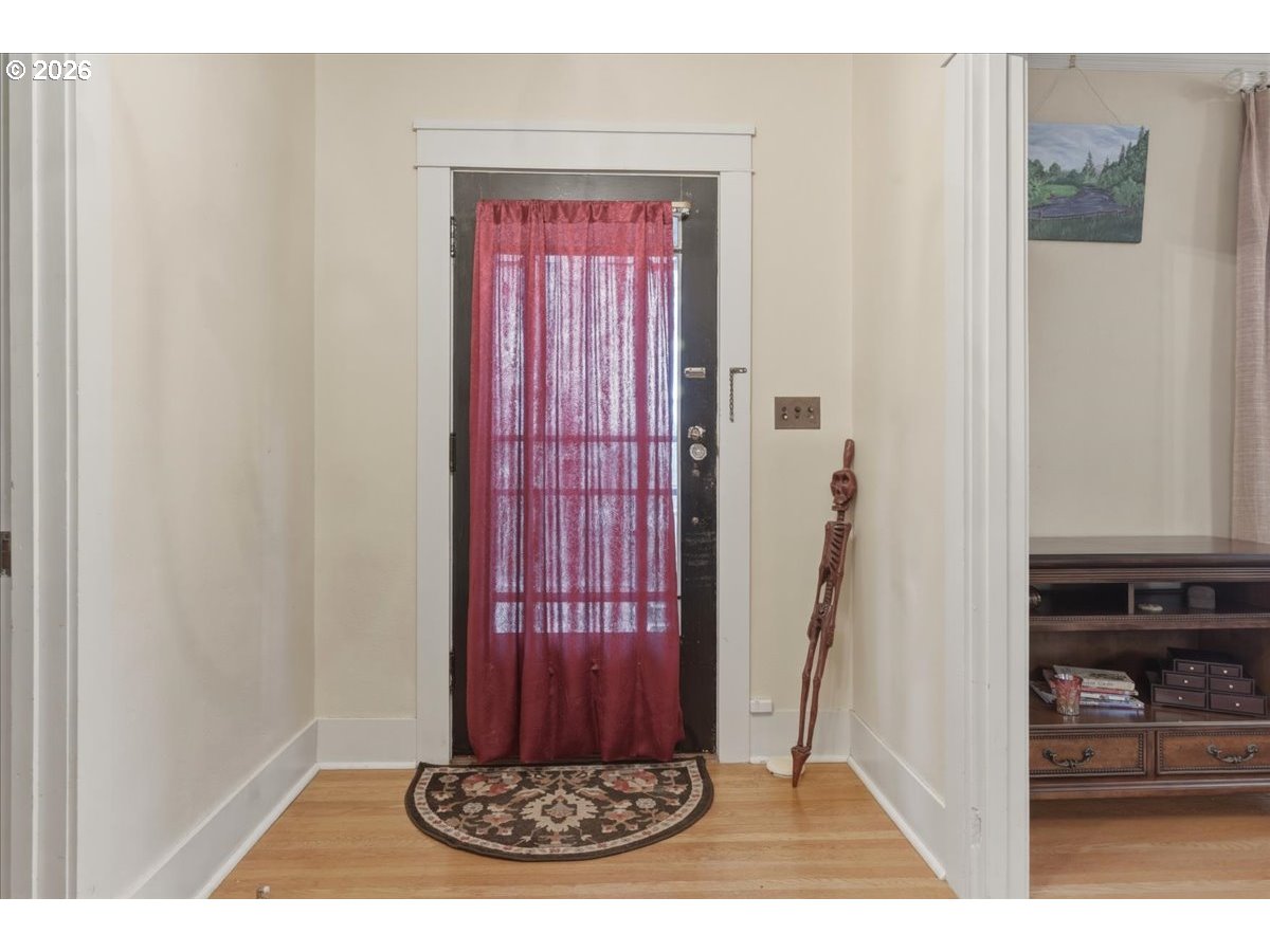 706 West B Street Rainier, OR 97048 - Photo 3 of 42